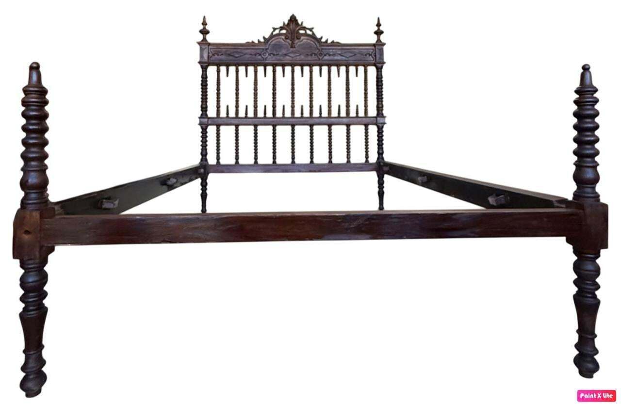 Early 20th Carved Medallions Queen Size Bed, Original Four Poster Lisbon Bed photo Furniture