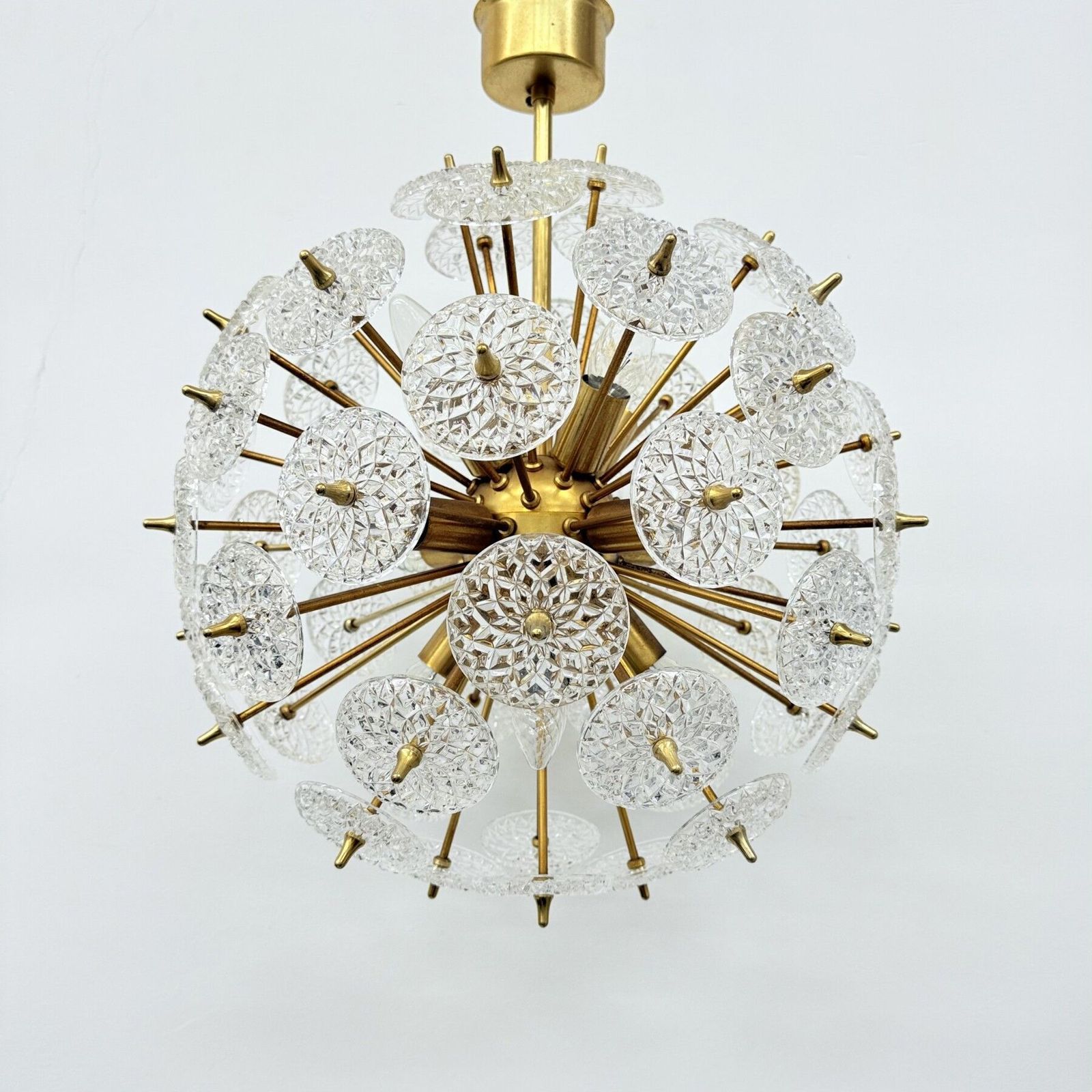 Val Saint Lambert Crystal Sputnik Gold Chandelier, Jaren 1960 photo for sale