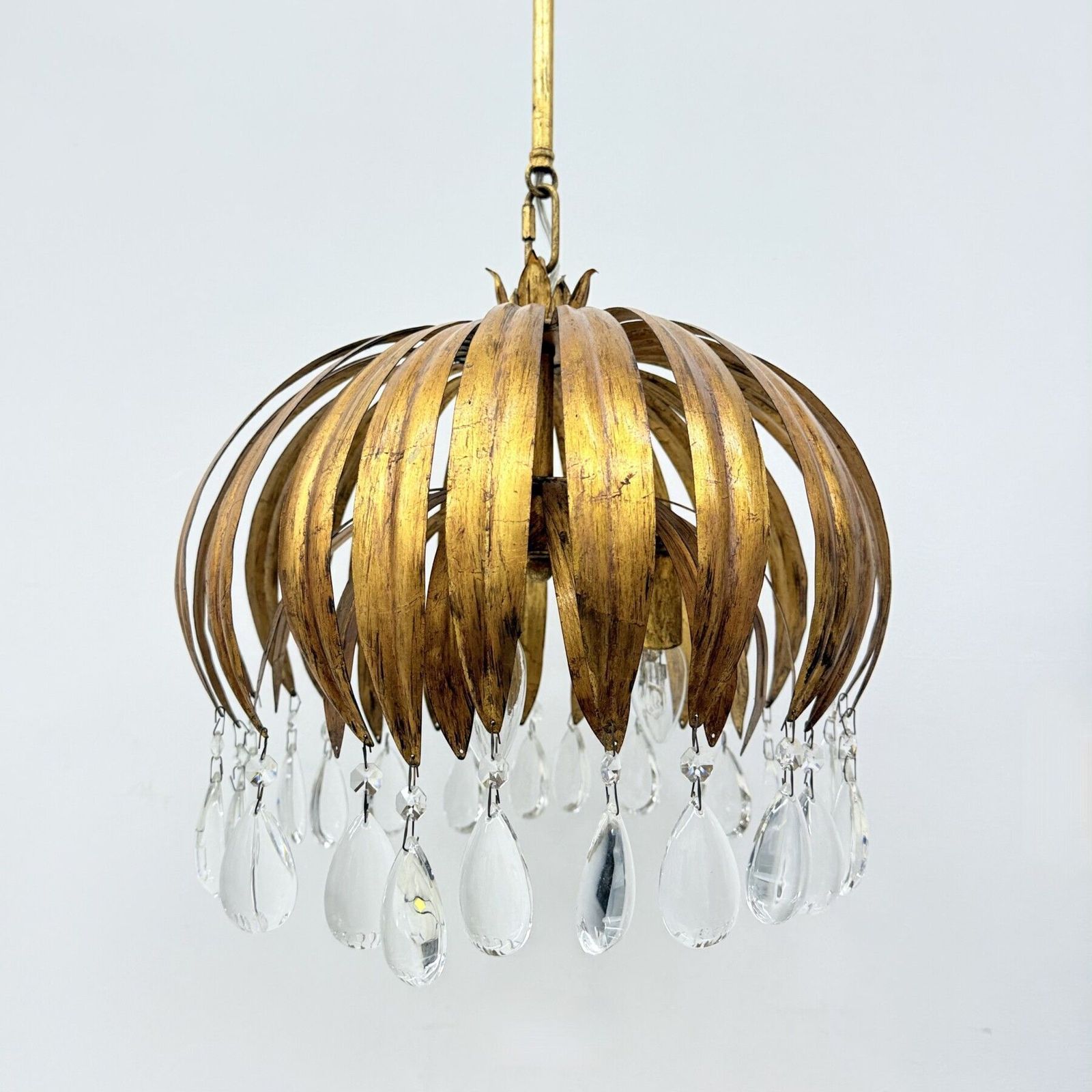 photo furniture Hollywood Regency Bladeren Hanglamp Met Kristallen, Jaren 1970