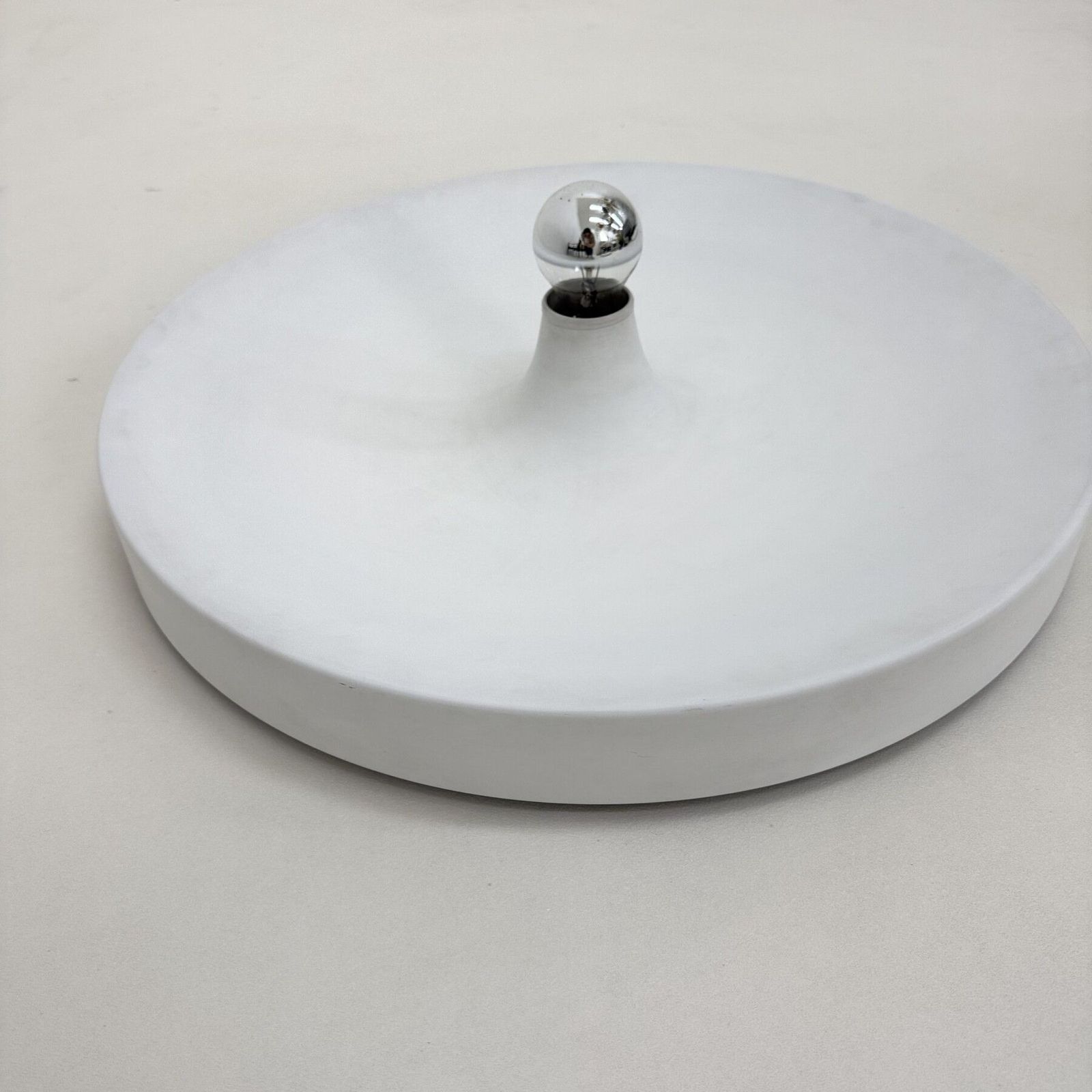 1641.0 Wandlamp Disc, Toegeschreven Aan Charlotte Perriand Voor Les Arcs, Jaren 1970 photo