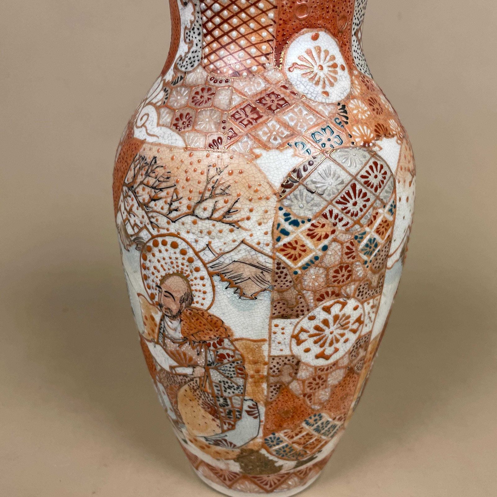 Oriental Antique Decorative Vase Ceramic Orange White Pot Chinese Vintage Display Ginger Jar Hand Painted Asian Old Aged Figures Clay photo Home Decor