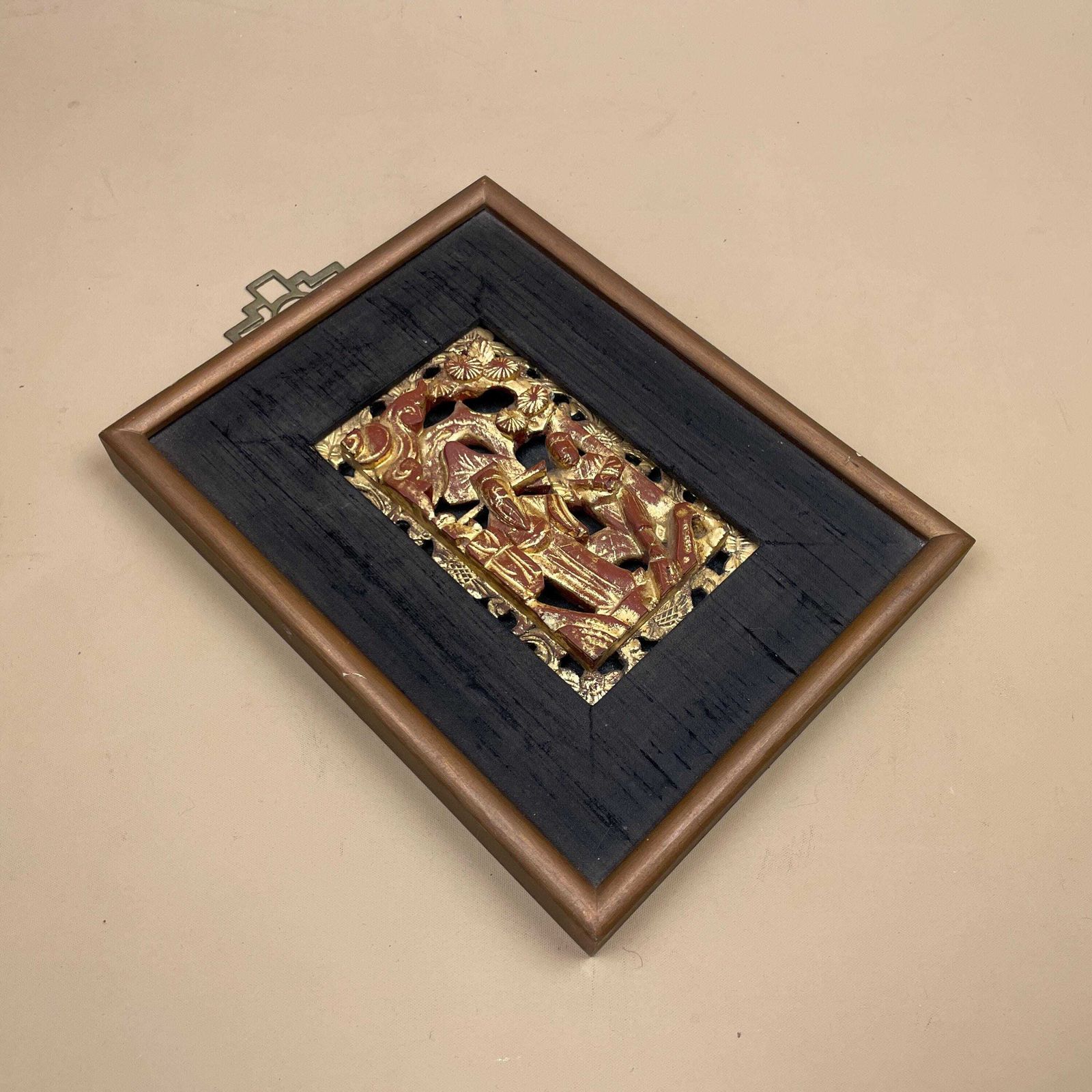 Chinese Gilt Wood Carving Figural Panel Vintage Hong Kong Framed Art Asian Gold Lacquer Carved Scholar Scene Decorative Wall Hanging photo vintage