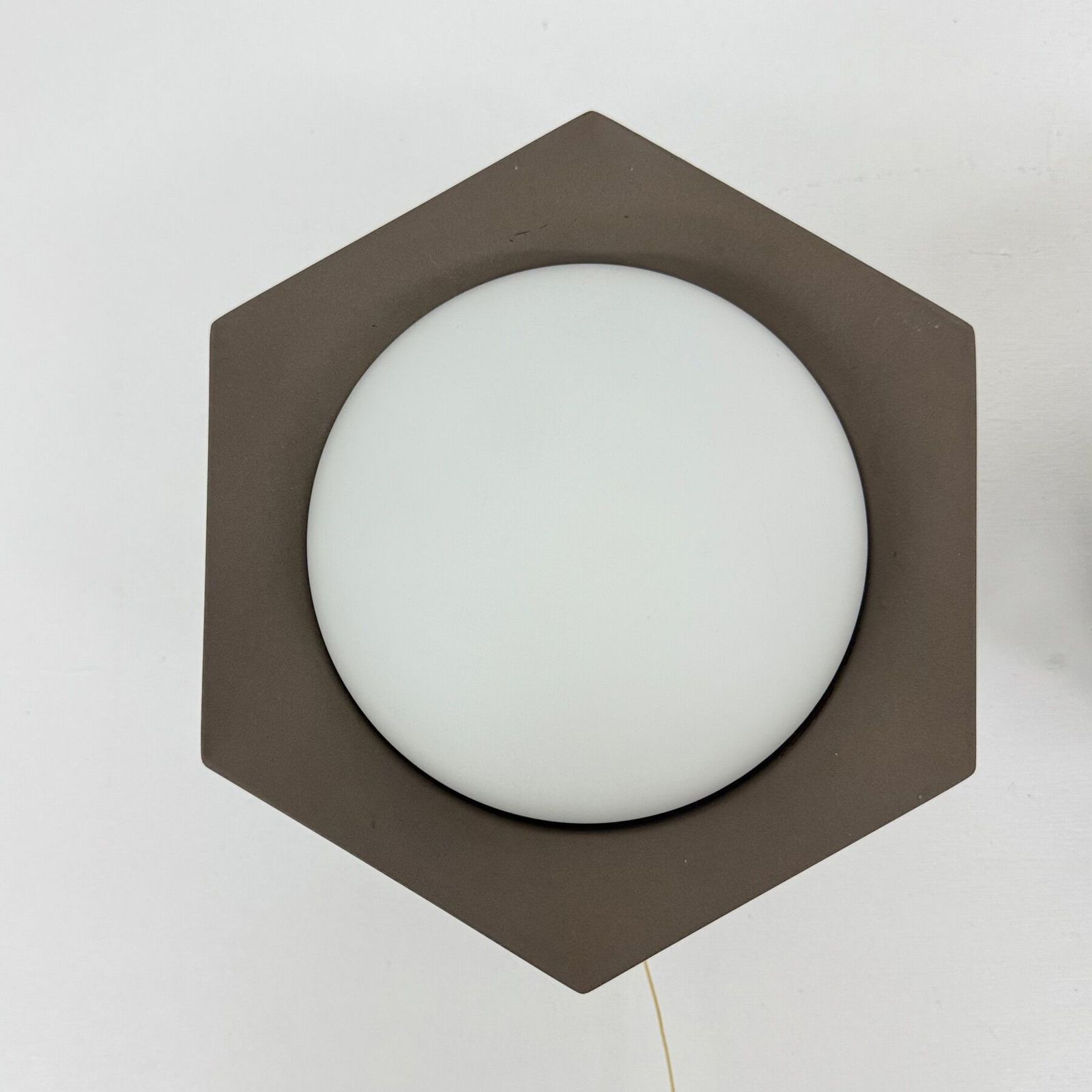 photo for sale Paar Raak Hexagon 'Honeycomb' Wandlampen, Jaren 1970