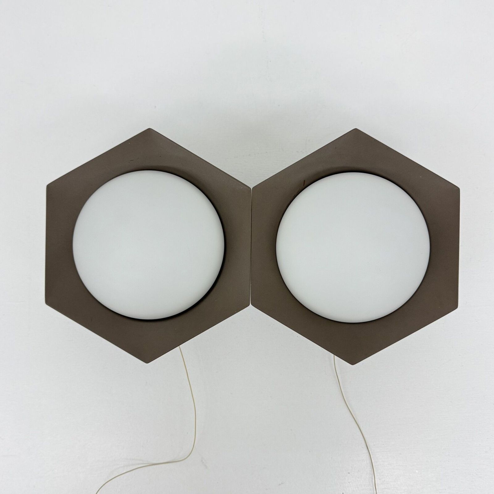 photo vinterior Paar Raak Hexagon 'Honeycomb' Wandlampen, Jaren 1970