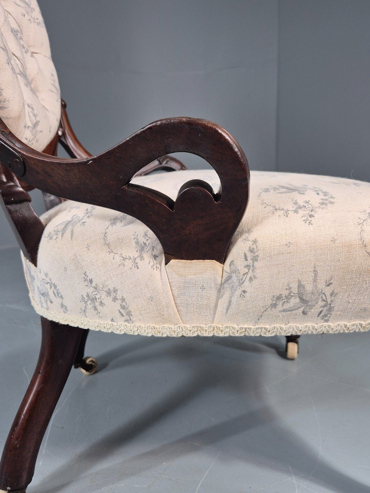 photo vintage Victorian Balloon Back Nursing Chair Mahogany Carved Frame 1880s Eb10989 Vcar