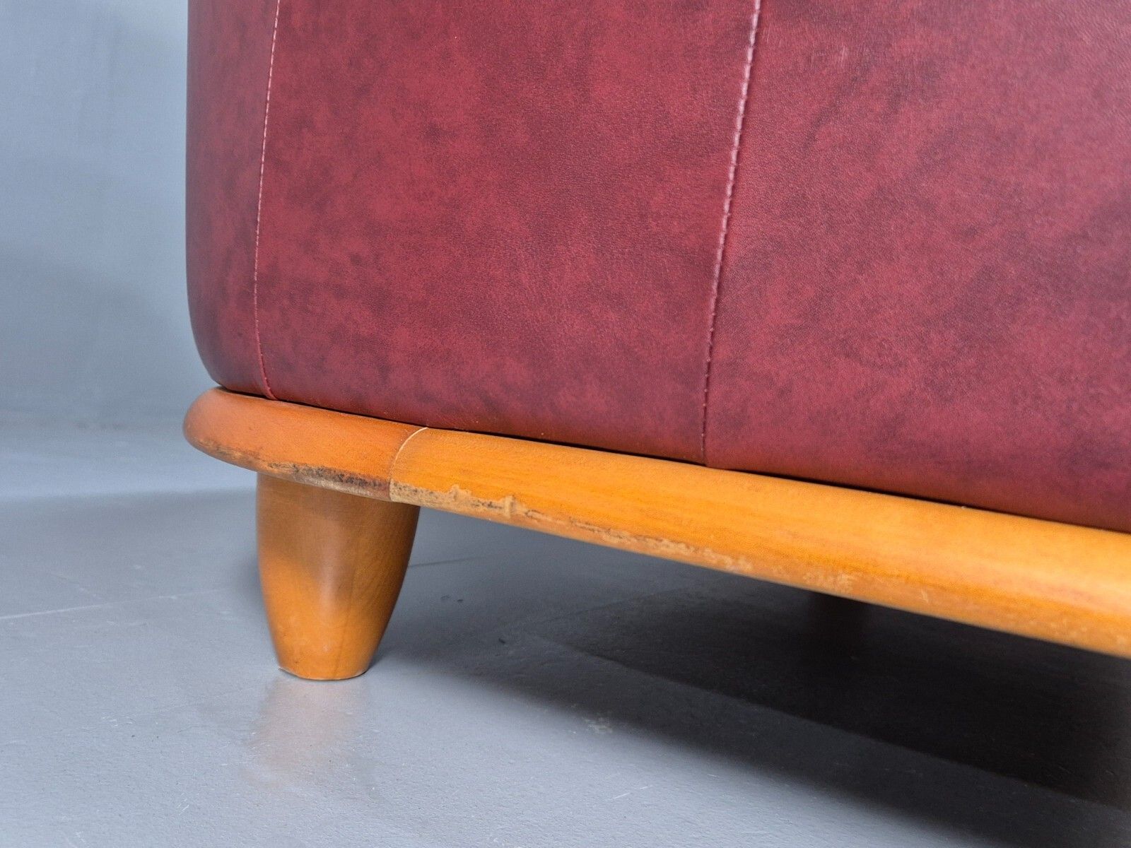 photo vinterior Vintage Danish 2 Seat Sofa Red Leather Wood Trim 1990s Retro Eb8567 M2ss