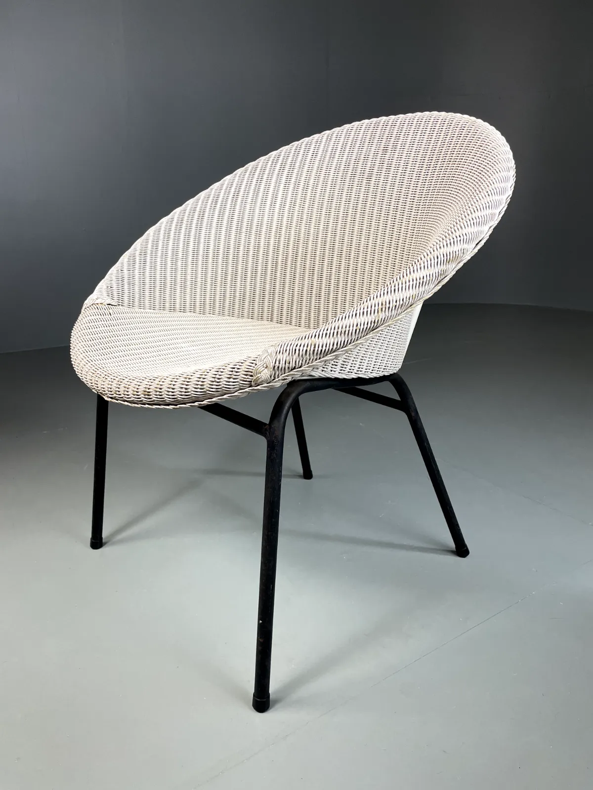 Vintage Lloyd Loom Chair White Circular Retro Mcm Eb5270 Vber photo Furniture