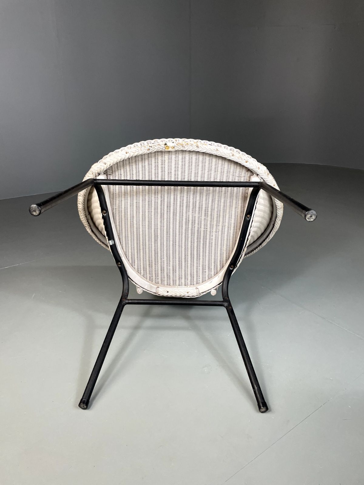 175.0 Vintage Lloyd Loom Chair White Circular Retro Mcm Eb5270 Vber photo