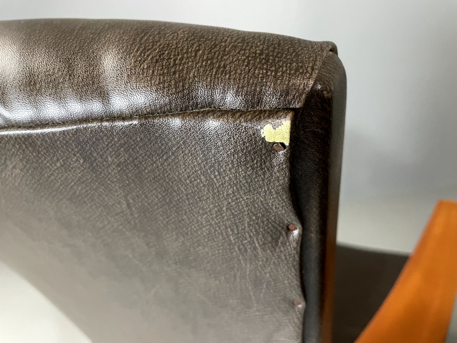 photo vinterior 2 Parker Knoll Lounge Chairs Beech Vinyl Mcm Retro Pk988/1023 Eb6264 Mnor