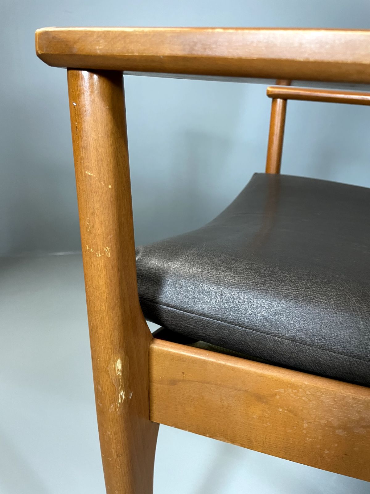 photo buy 2 Parker Knoll Lounge Chairs Beech Vinyl Mcm Retro Pk988/1023 Eb6264 Mnor