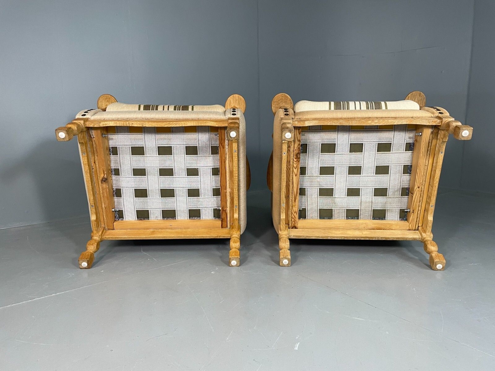 photo furniture 2 Danish Lounge Chairs Oak Frame Cream Wool Kjaernulf Vintage Retro Eb6689 Mnor