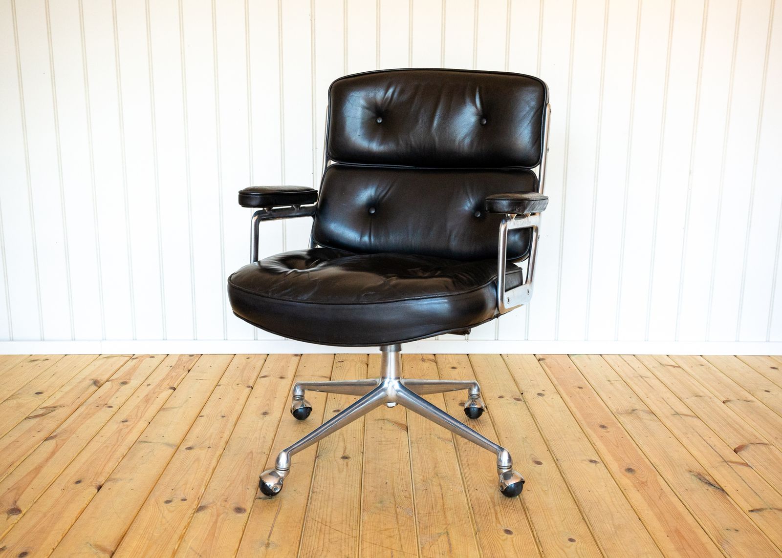1960s Eames 3474 Time Life Executive Lobby Desk Chair Vitra Es104 Black Leather Aluminium Office Mad Men Armchai.R Mcm Mid Century photo vintage