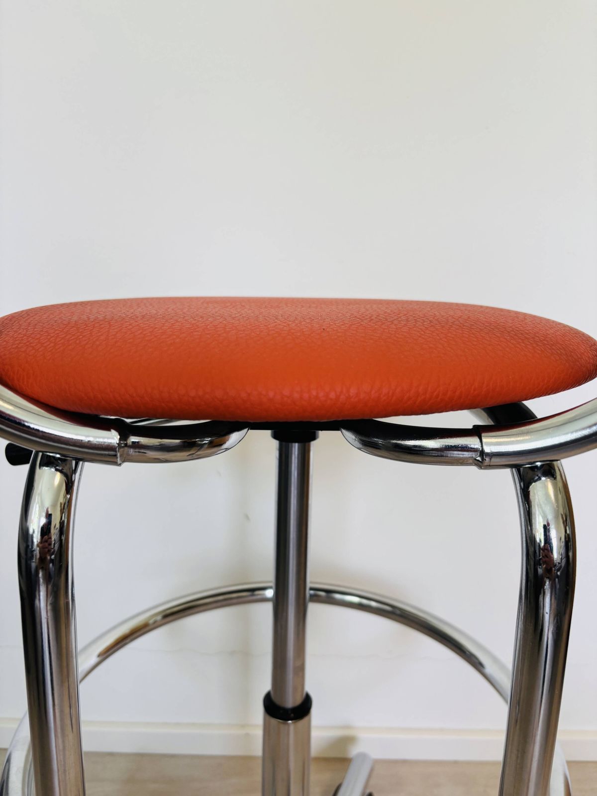 photo furniture Vintage Bar Chair By Kovona, 1970s
