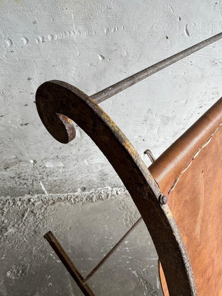 photo furniture Antique Metal Rocking Chair With Leather Seat