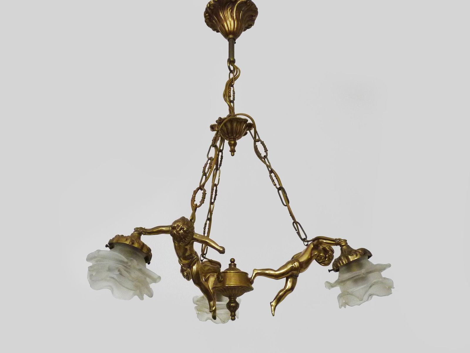Stunning 3 Light Cherub Chandelier With Rose Shaped Tulip Shades. 1960s photo 754.0