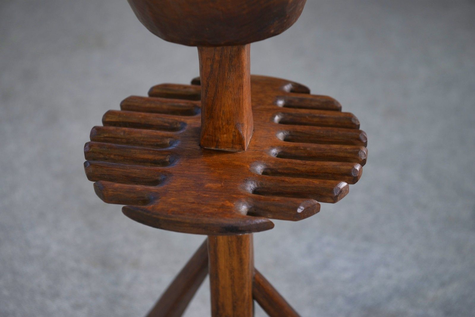 photo furniture Smoking Foot In The Taste Of Noll Marolles 1950's