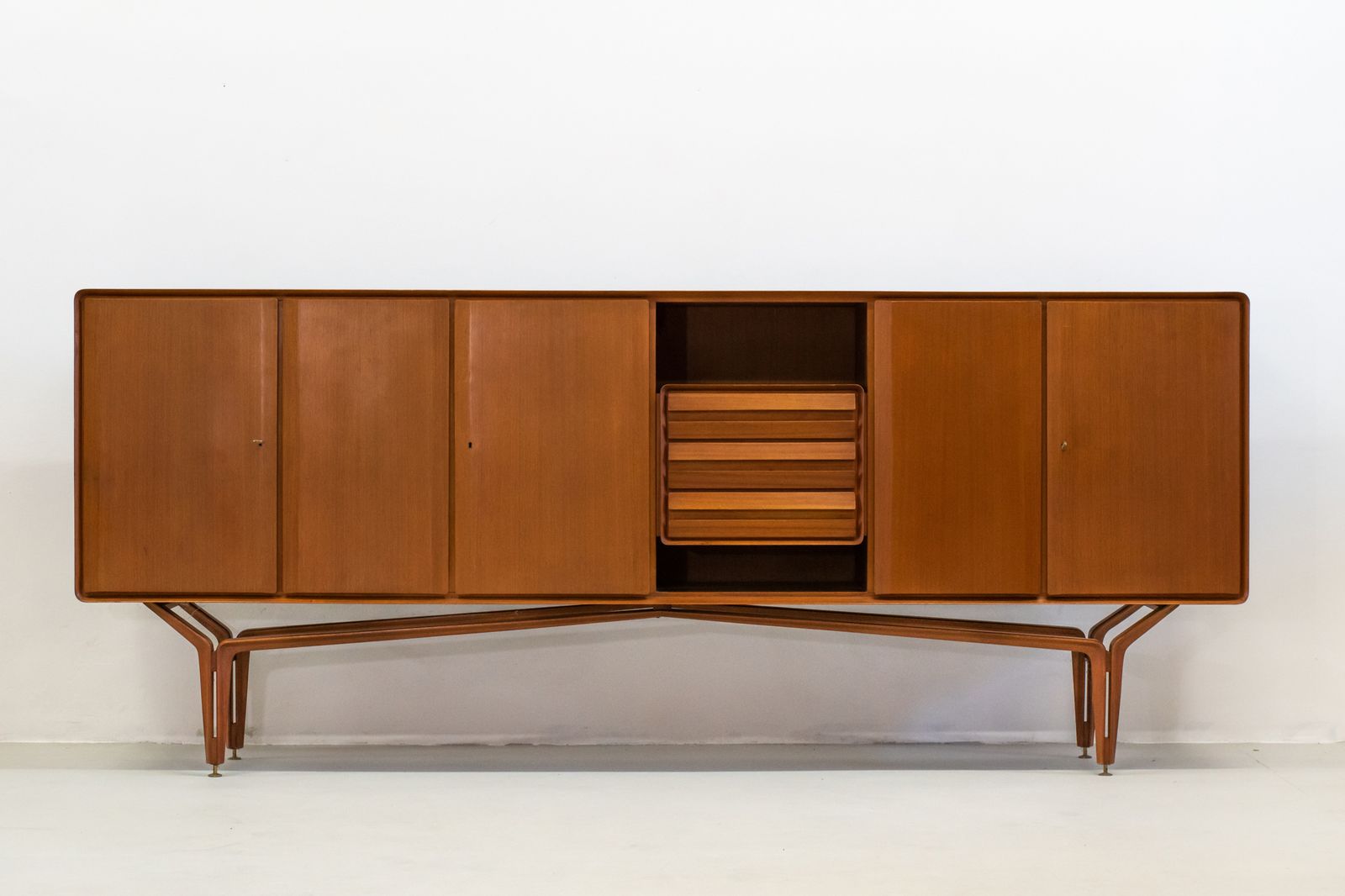 photo vintage Galleria Mobili D'arte Sideboard With Doors And Drawers In Wood 1950s Italy