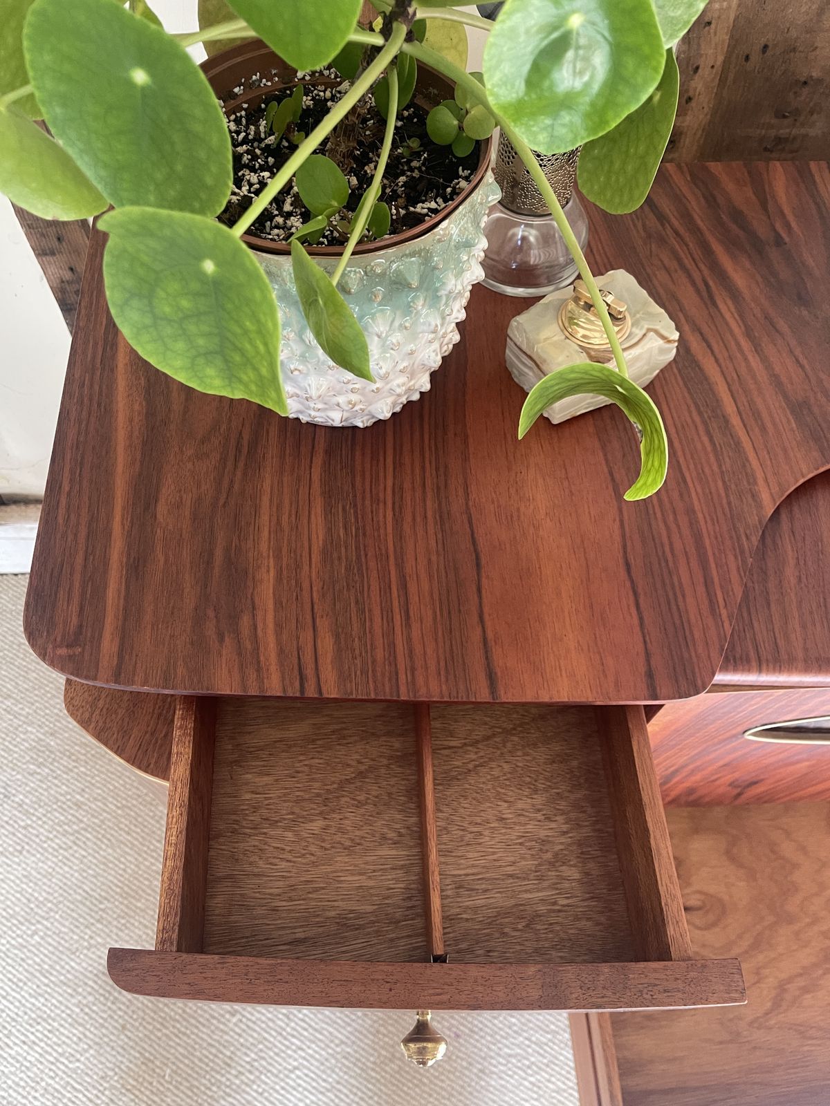 photo vinterior Mid Century Beautility Walnut Burl Cocktail Cabinet