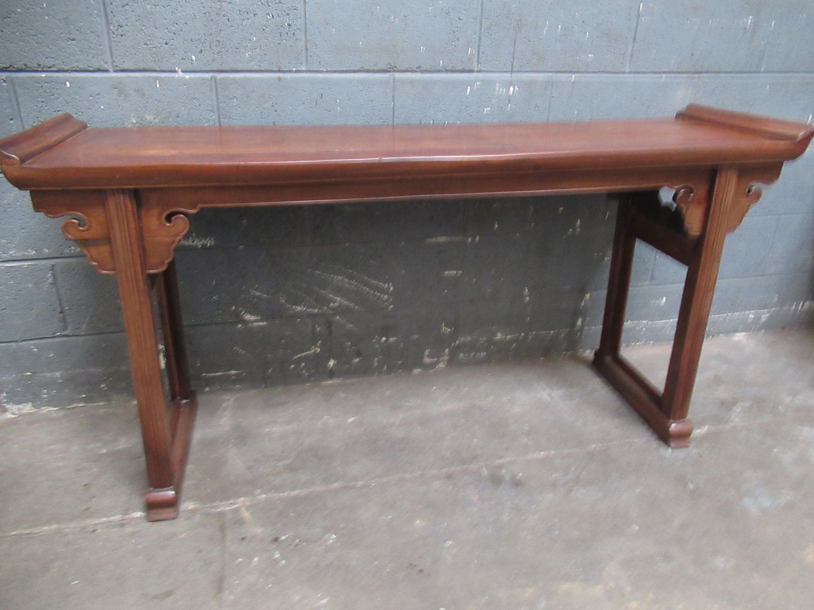 photo vintage A Chinese  Padouk Wood Alter    Side Table