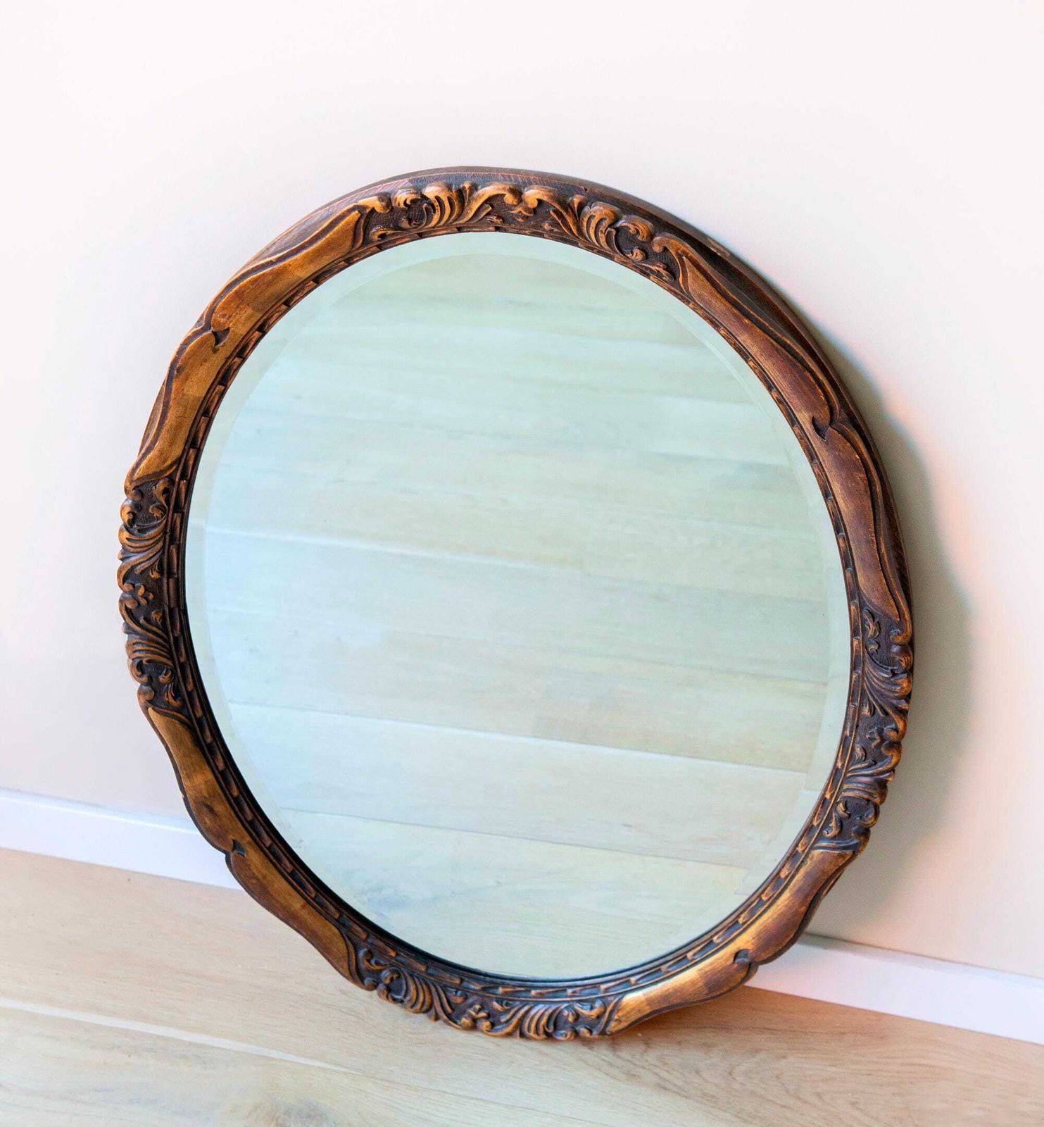 Antieke Ovale Wandspiegel Van Eiken – Geslepen Glas – Handgesneden Ornamenteel Frame – Vintage Victorian Stijl photo for sale