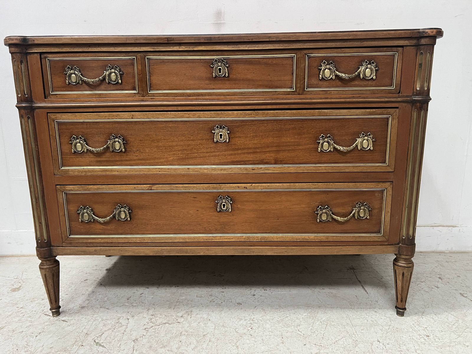 photo vintage Louis XVI Style Mahogany Commode With A Grey Veined Marble Top 19th Century