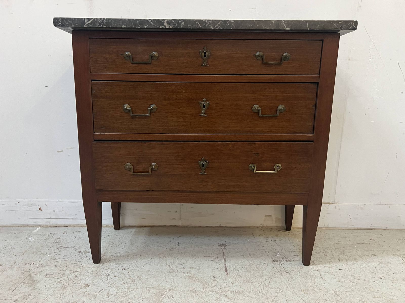 photo furniture Louis XVI Style Chest Of Drawers In Solid Oak 19th Century