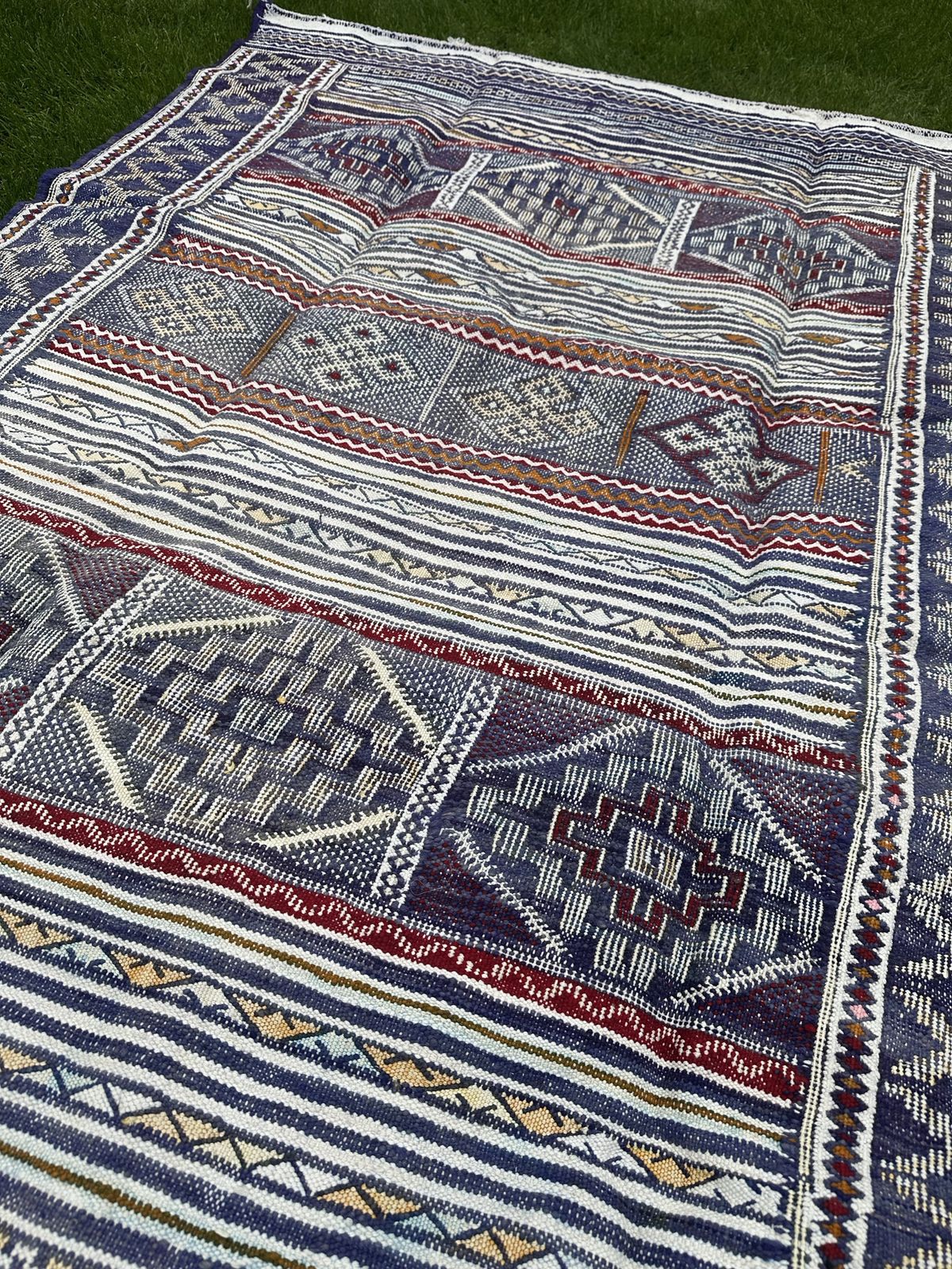 Nomadic Berber Handwoven Kilim Rug Tiflet photo vinterior