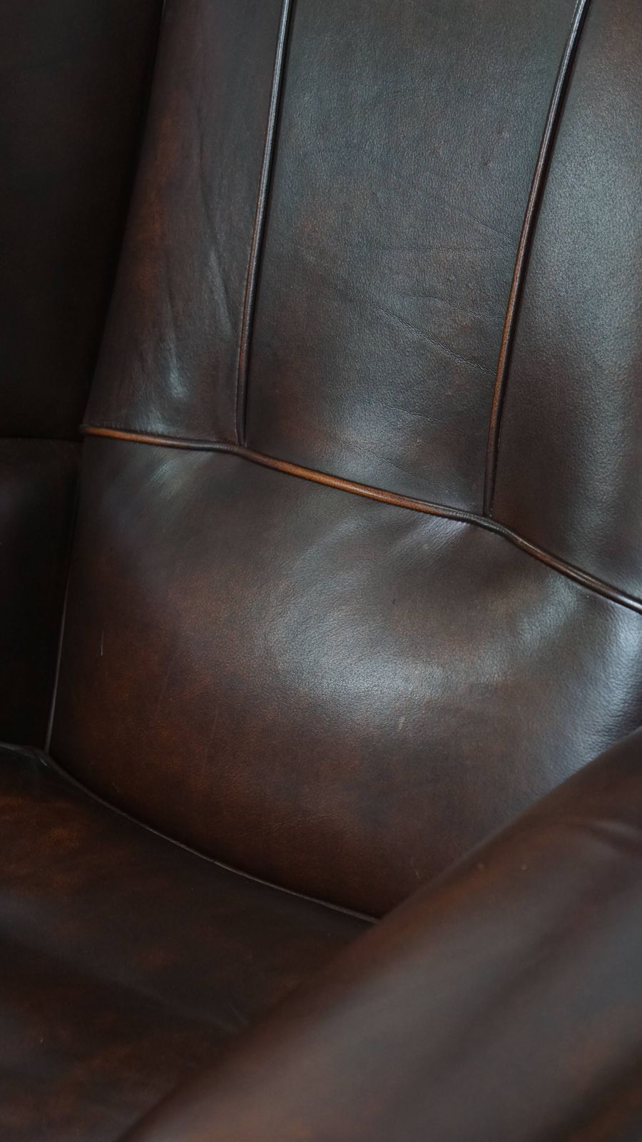 photo for sale Very Beautiful And Comfortable Wing Chair Made Of Cowhide In English Style