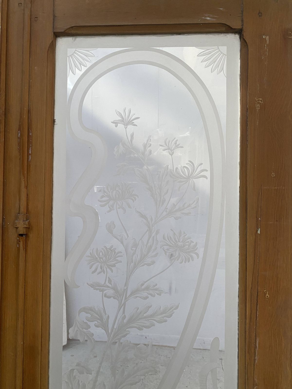 Home Fixtures Double Dividing Door In Wood And Etched Glass, 20th Century photo