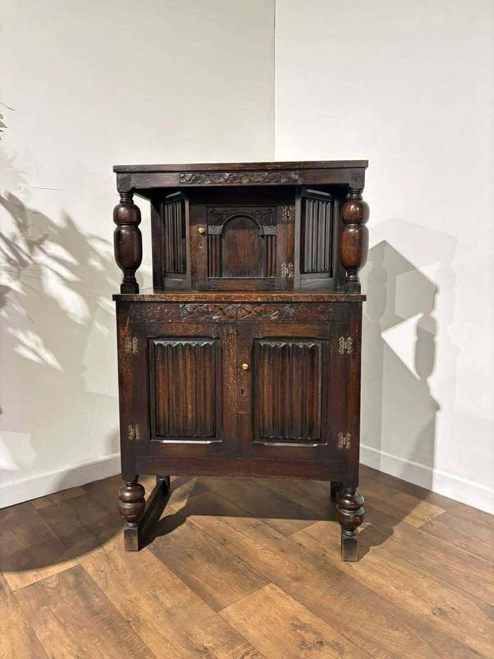 Early 20th Century Small Oak Court Cupboard photo vinterior