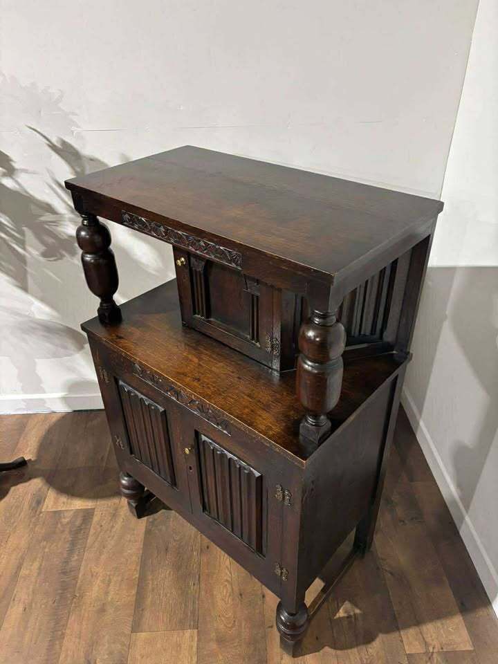 369.0 Early 20th Century Small Oak Court Cupboard photo