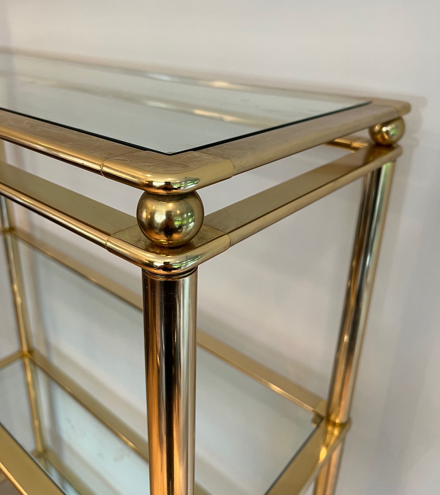 photo vintage Gold Chrome Shelf With 5 Clear Glass Shelves