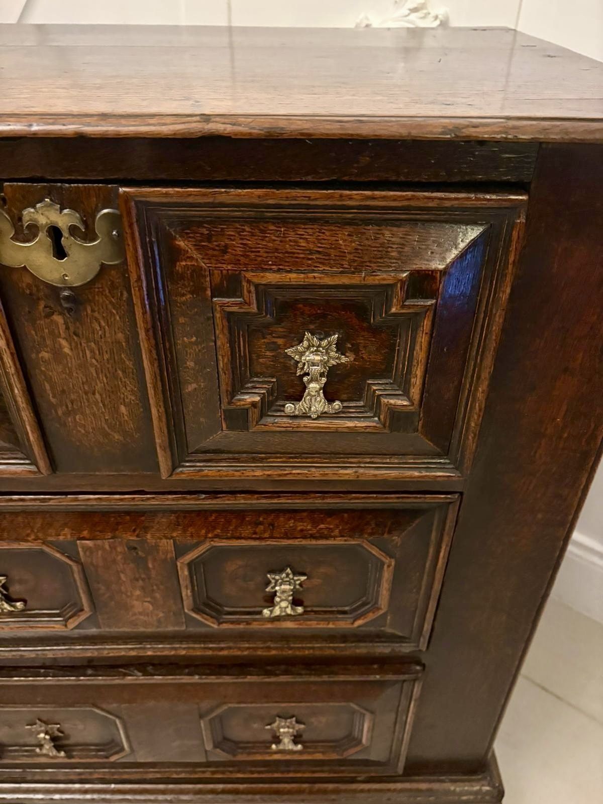 Superb Quality Antique 17th Century Jacobean Oak Geometric Chest Of Drawers photo for sale