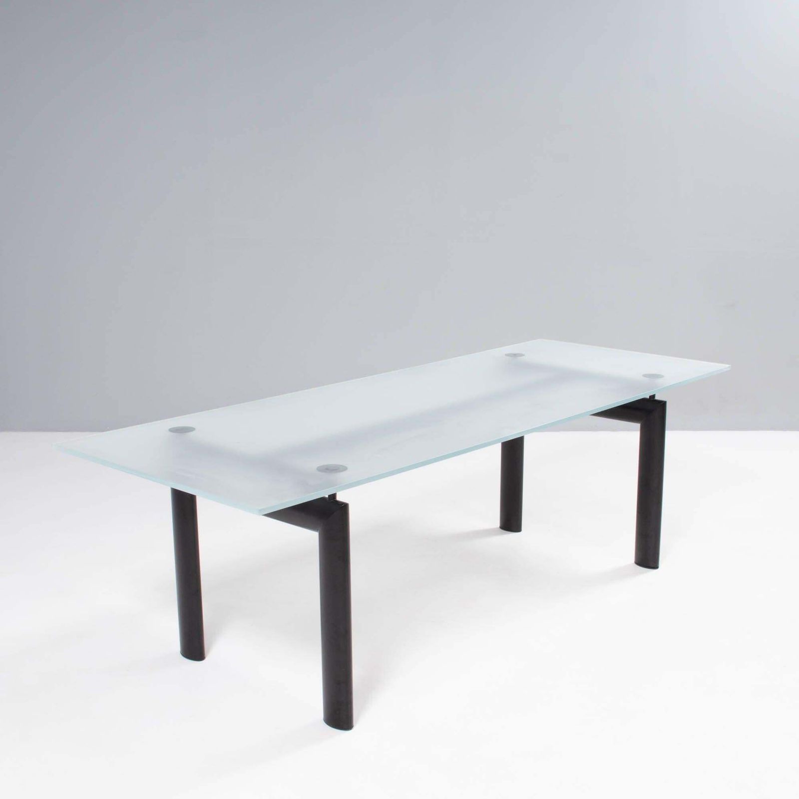 photo vinterior Le Corbusier, Charlotte Perriand & Pierre Jeanerret For Cassina Lc6 Dining Table