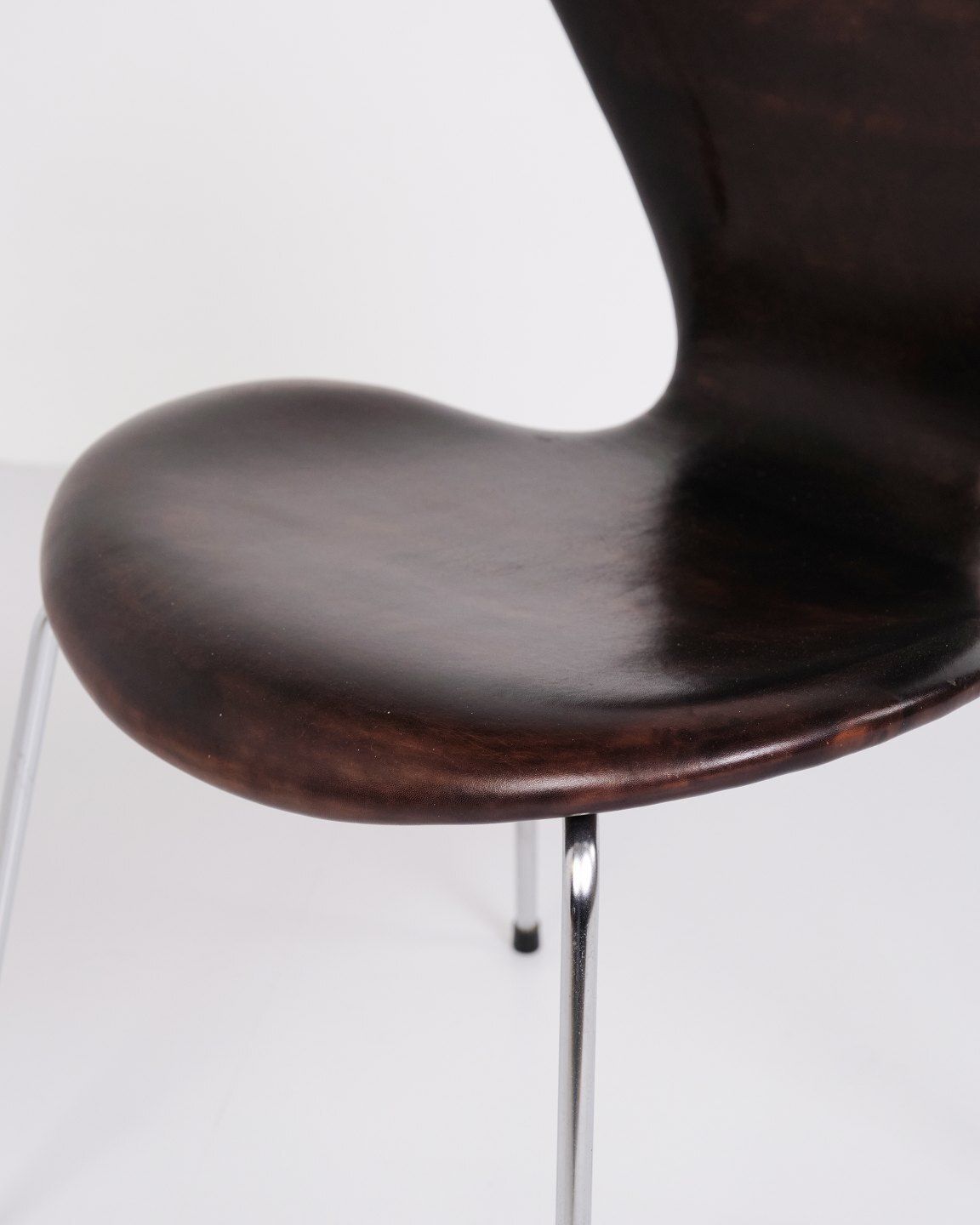 Set Of Six Seven Chairs   Model 3107   Seven Chair   Patinated Brown Leather   Arne Jacobsen   Fritz Hansen photo for sale