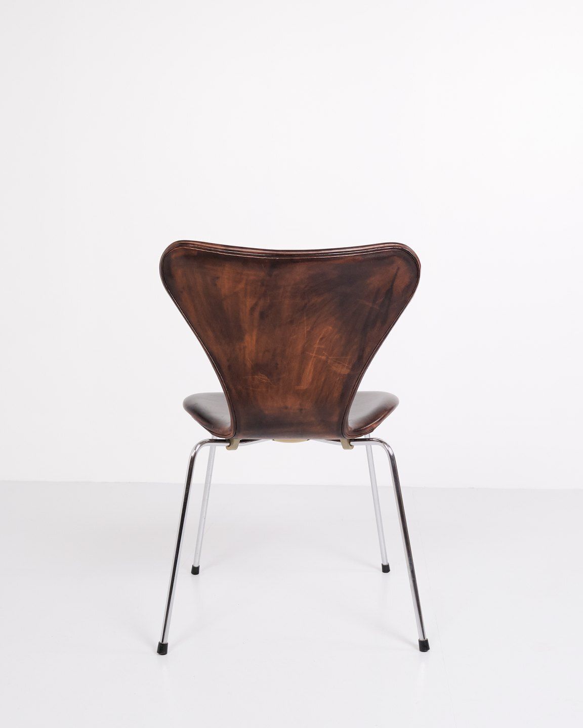 Set Of Six Seven Chairs   Model 3107   Seven Chair   Patinated Brown Leather   Arne Jacobsen   Fritz Hansen photo buy