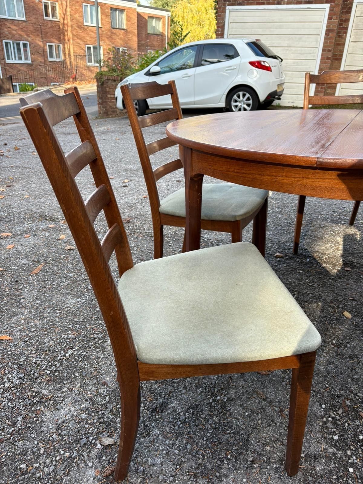 G Plan Fresco Extendable Dining Table + 3 Original Chairs photo 850.0