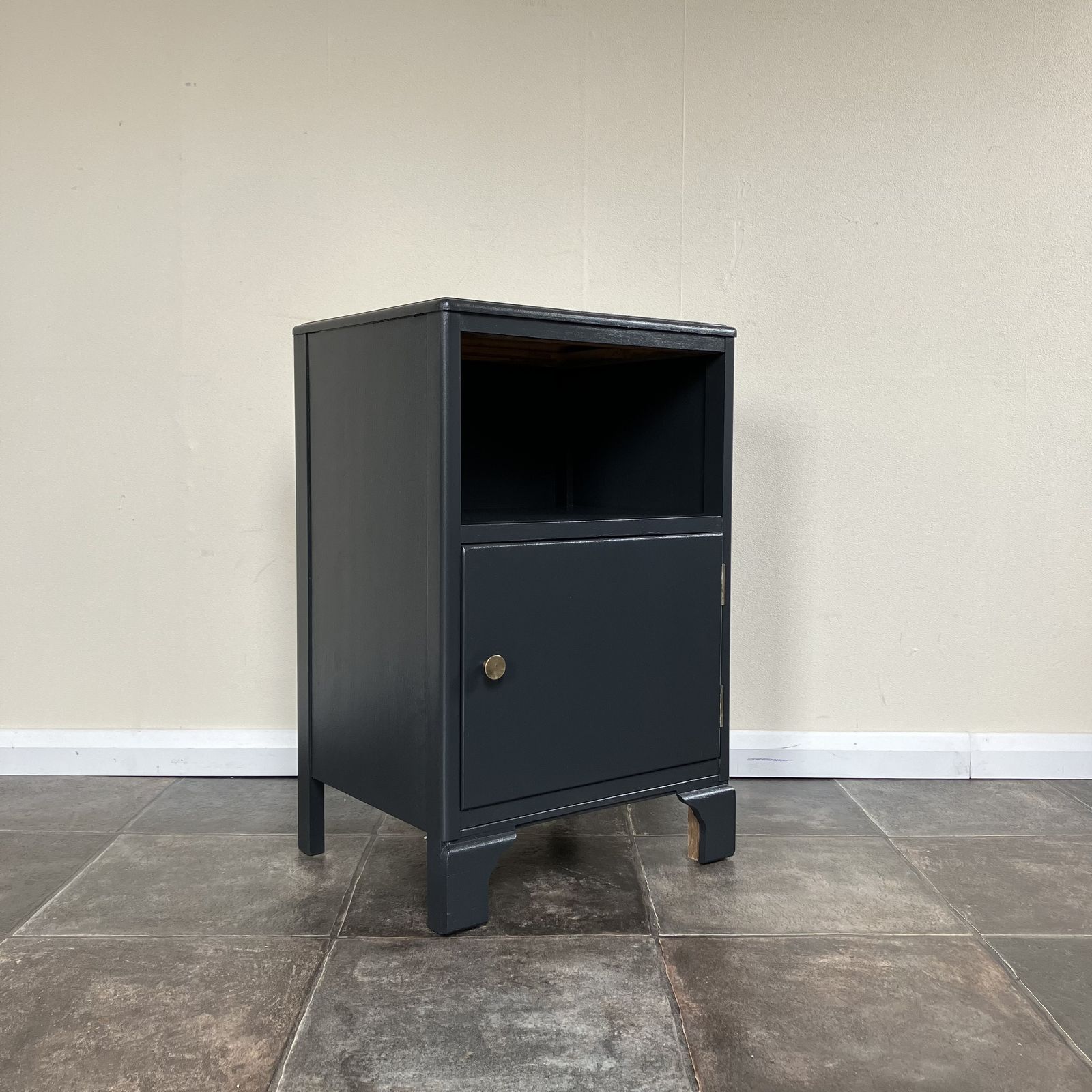 Painted 1940's Mid Century Lebus Bedside And Wardrobe Set With Cws Chest Of Drawers; Farrow And Ball Off Black photo 1495.0