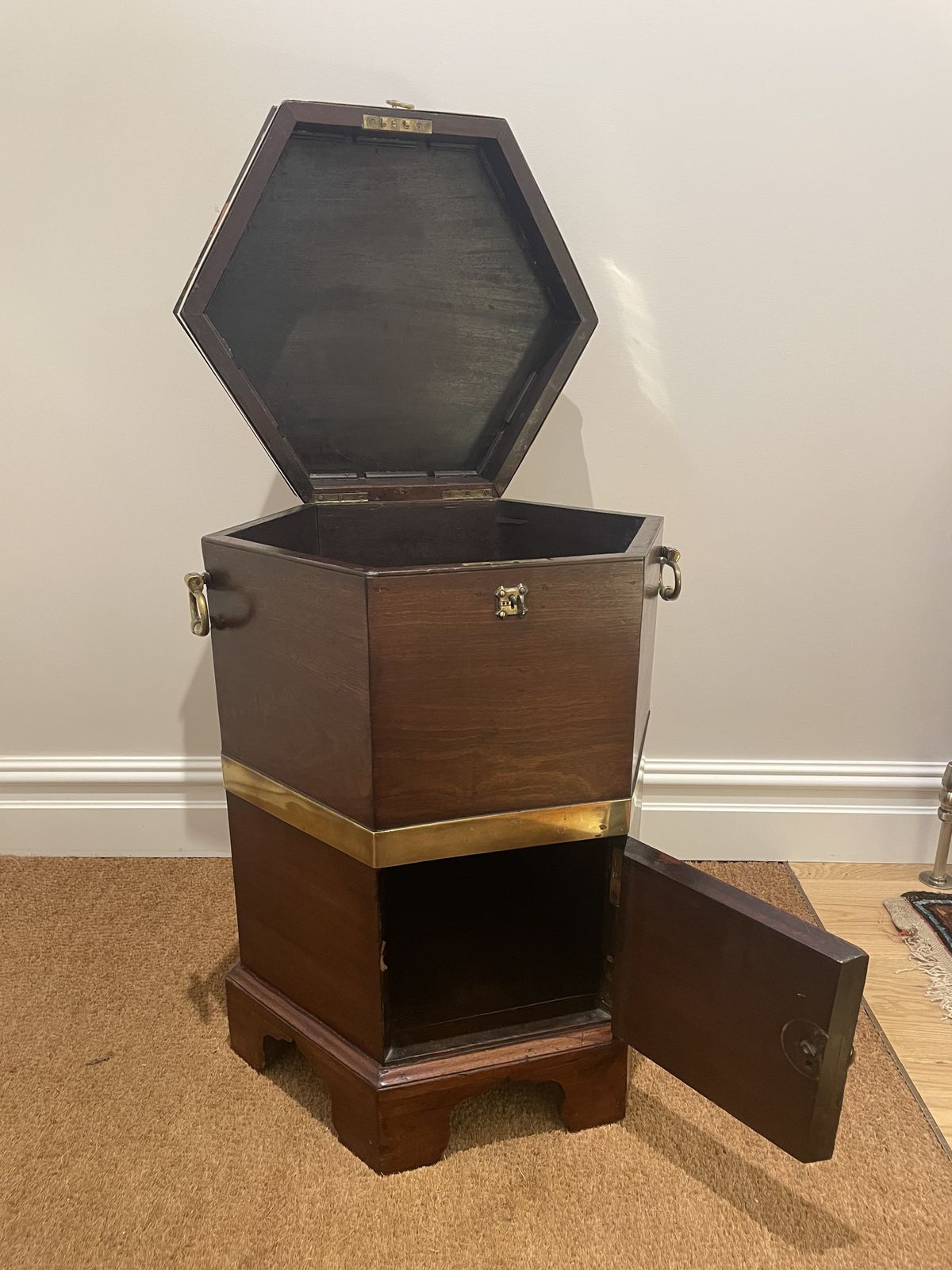Georgian Mahogany Cellarette photo for sale