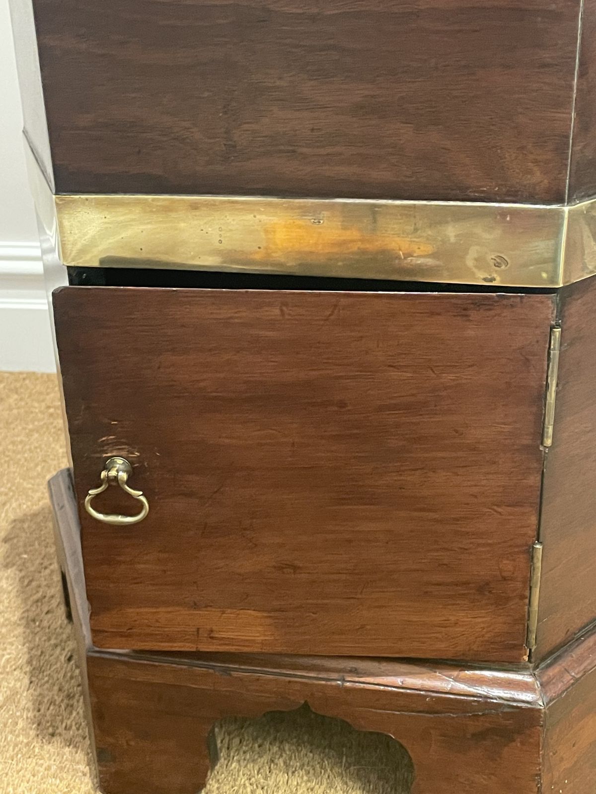 photo furniture Georgian Mahogany Cellarette