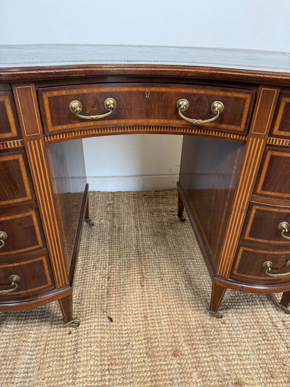 Edwardian Kidney Shaped Writing Desk / Pedestal Desk photo Furniture