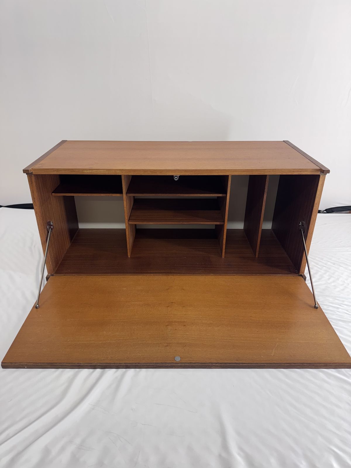 Beaver And Tapley Wall Mounted Unit (Including Levelling Wall Bracket) photo furniture