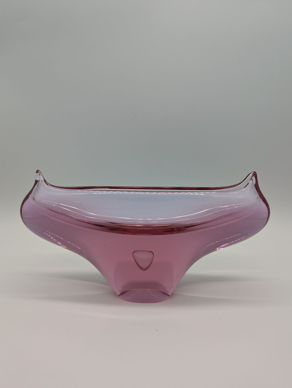 Czech Art Glass Bowl By Miloslav Klinger For železný Brod Sklo, Pink Sculptural Centrepiece, 1960s photo 190.0