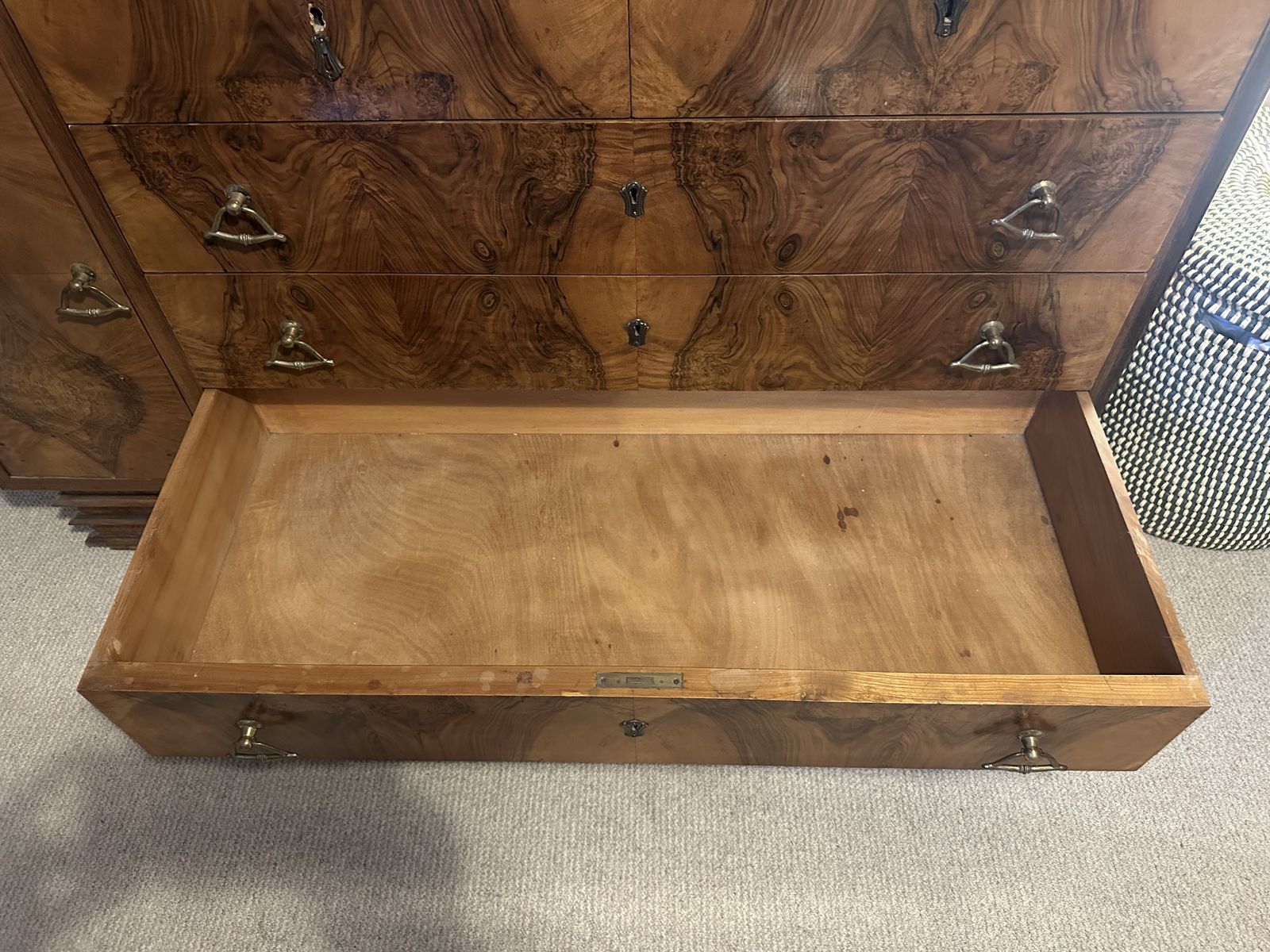 Italian Art Deco Rosewood Drawers & Mirror With Walnut Bookmatch Veneer photo furniture