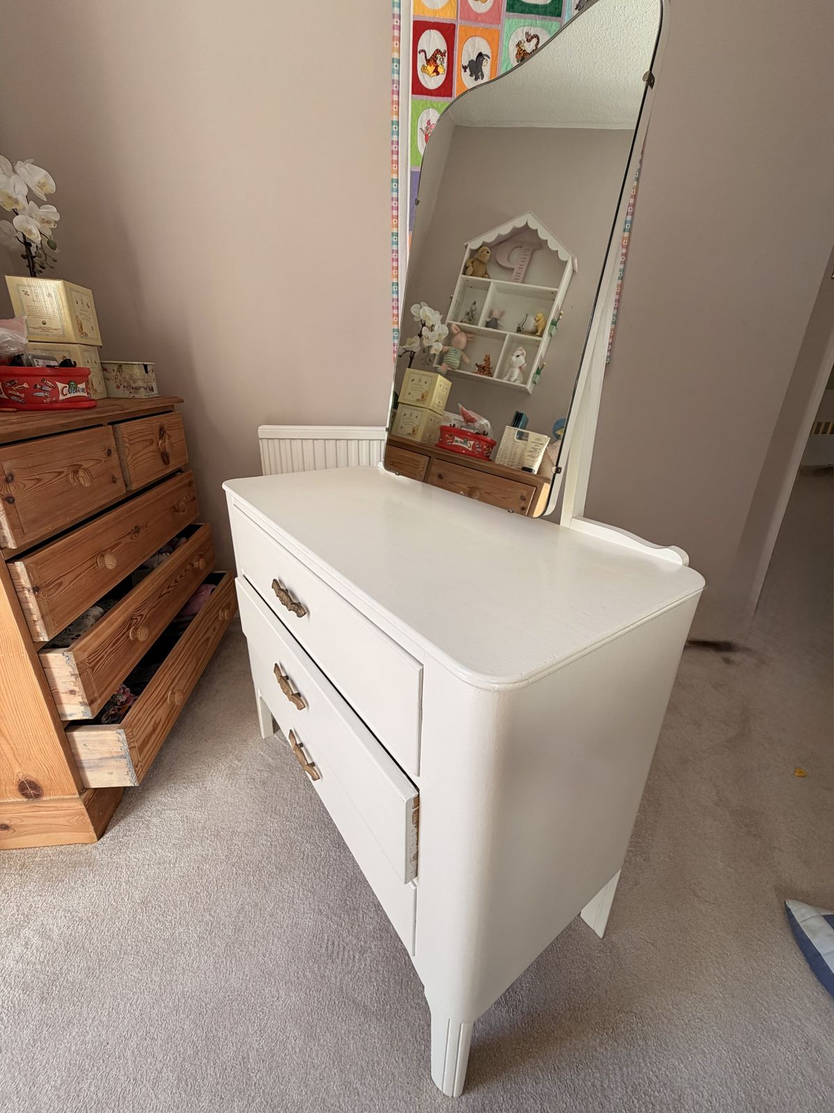 photo furniture Art Deco Chest Of Drawers With Vanity Mirror