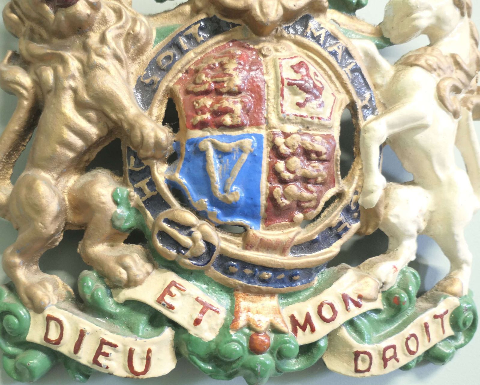 Wall Hanging Victorian Cast Iron Royal Coat Of Arms Shield Plaque photo Art