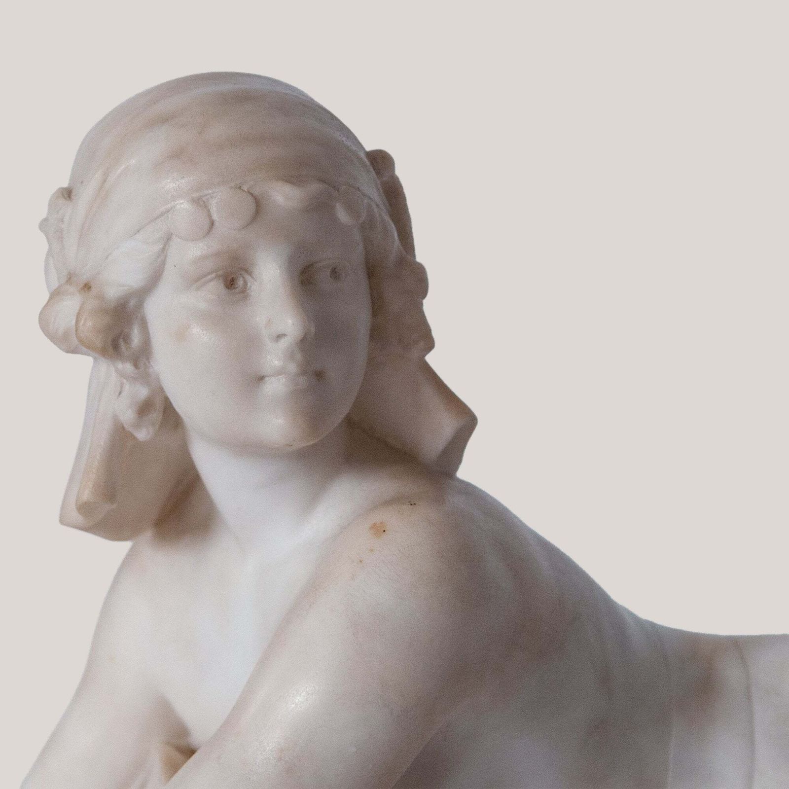 Vrouwenfiguur Op Mythisch Wezen – Gesigneerd C. Cipriani photo vinterior