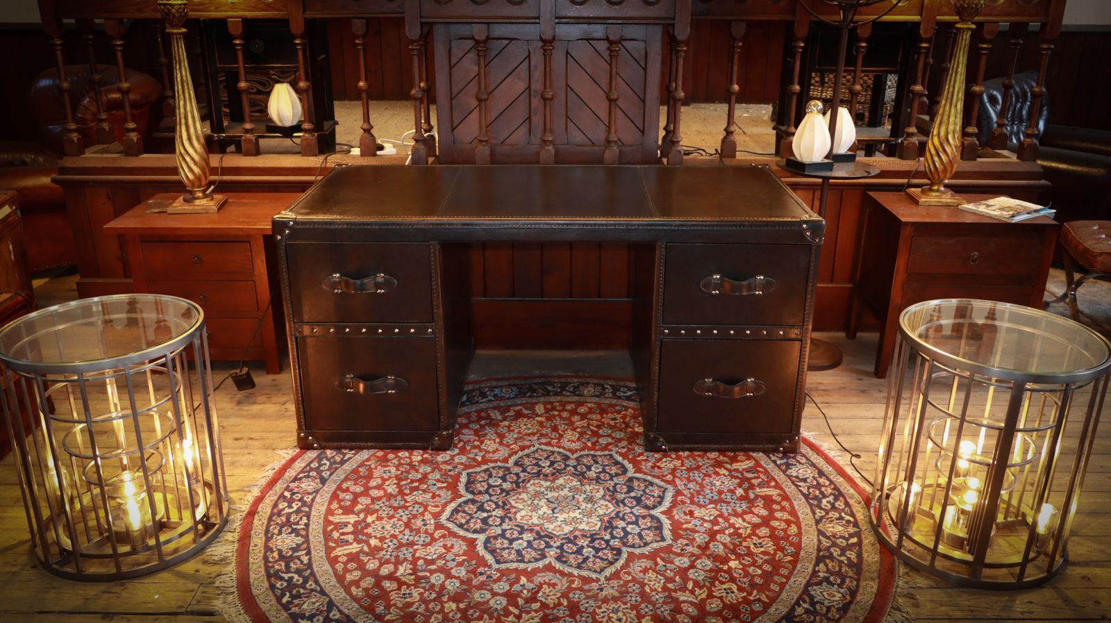 Stunning Timothy Oulton Halo Stoneyhurst Mayfair Leather Desk Destroyed Black photo vinterior