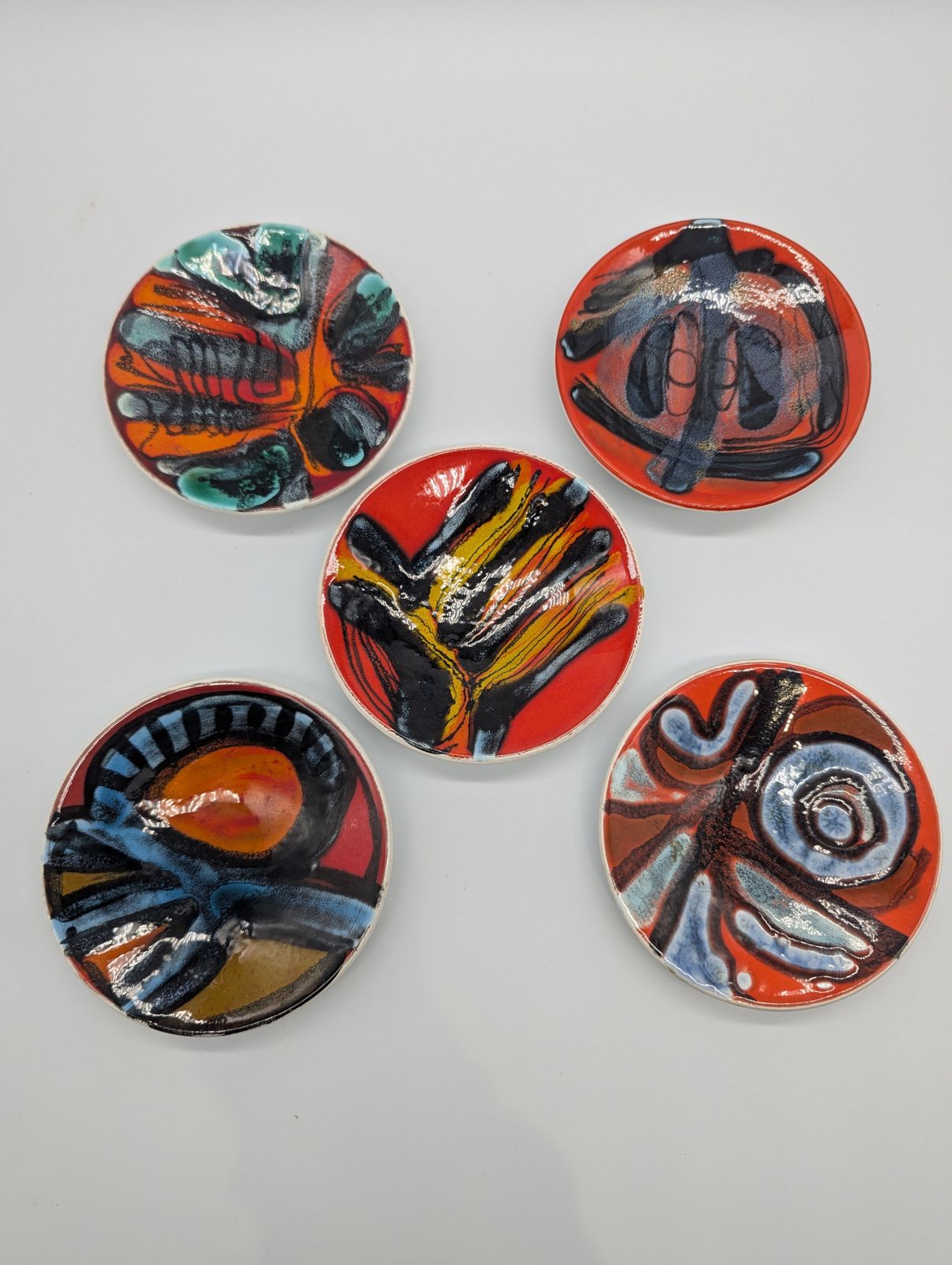 Set Of 5 Poole Pottery ‘Delphis’ Pin Dishes – Shape 49 – 1960s – From A Single Collection photo furniture