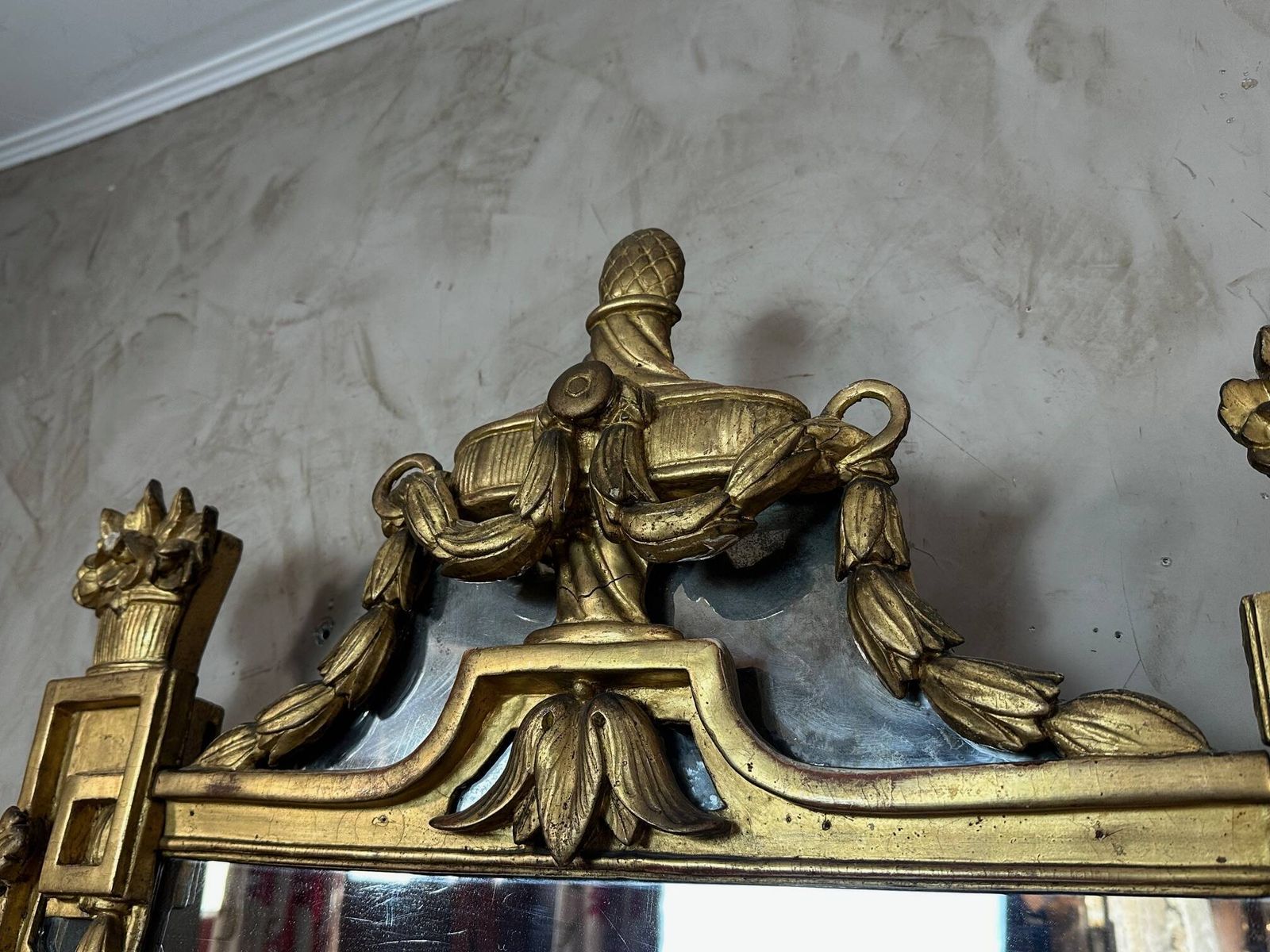 photo for sale 18th Century Giltwood Mirror, 18th Century And Earlier